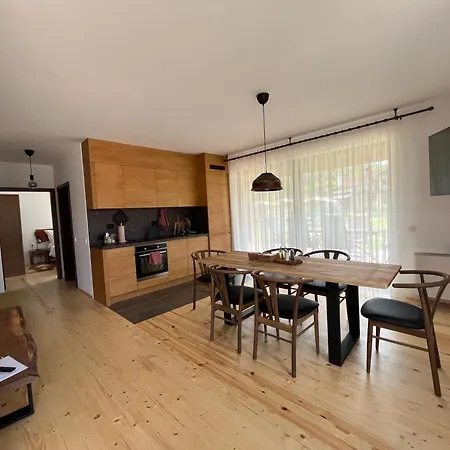Edelweiss Oreshak Apartment *